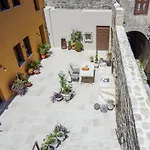 Spanish Knights Inn